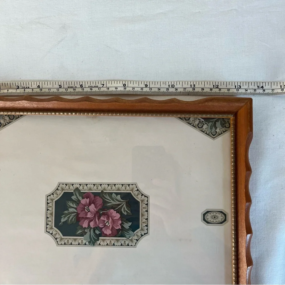 Vintage Sculpted Edge Maple Frame